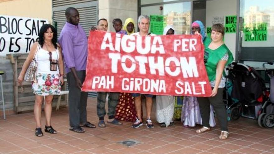 Protesta, aquest matí, al Bloc Salt.