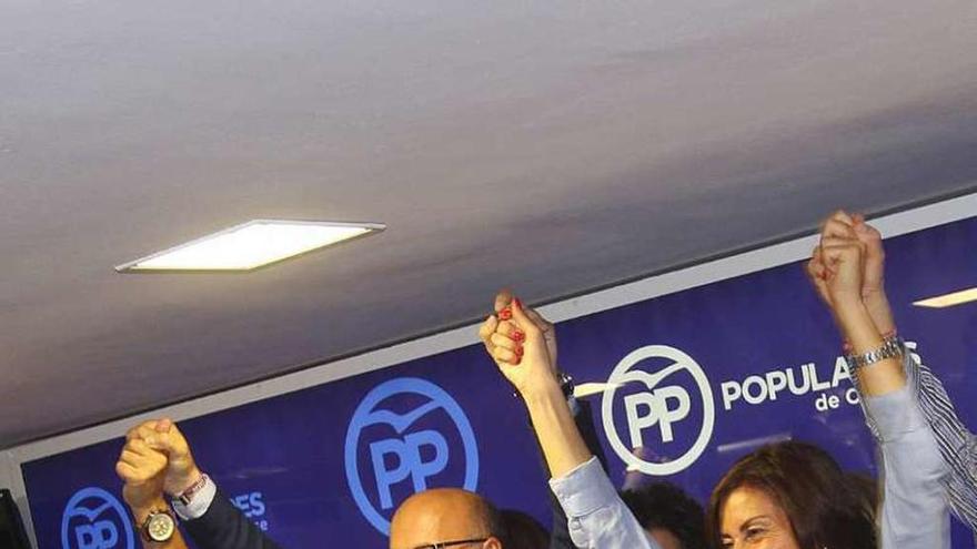 Baltar celebra la victoria de ayer del PP en Ourense.