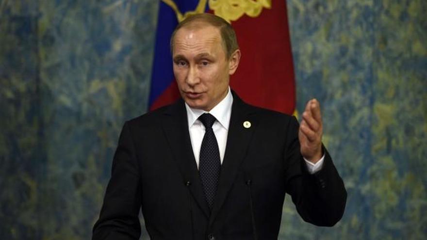 Putin acusa a Turquía de comprar petróleo al Estado Islámico