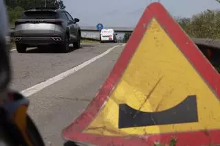 EN IMÁGENES: Los baches de acceso a la autopista A-8 sentido Avilés desde Tabaza