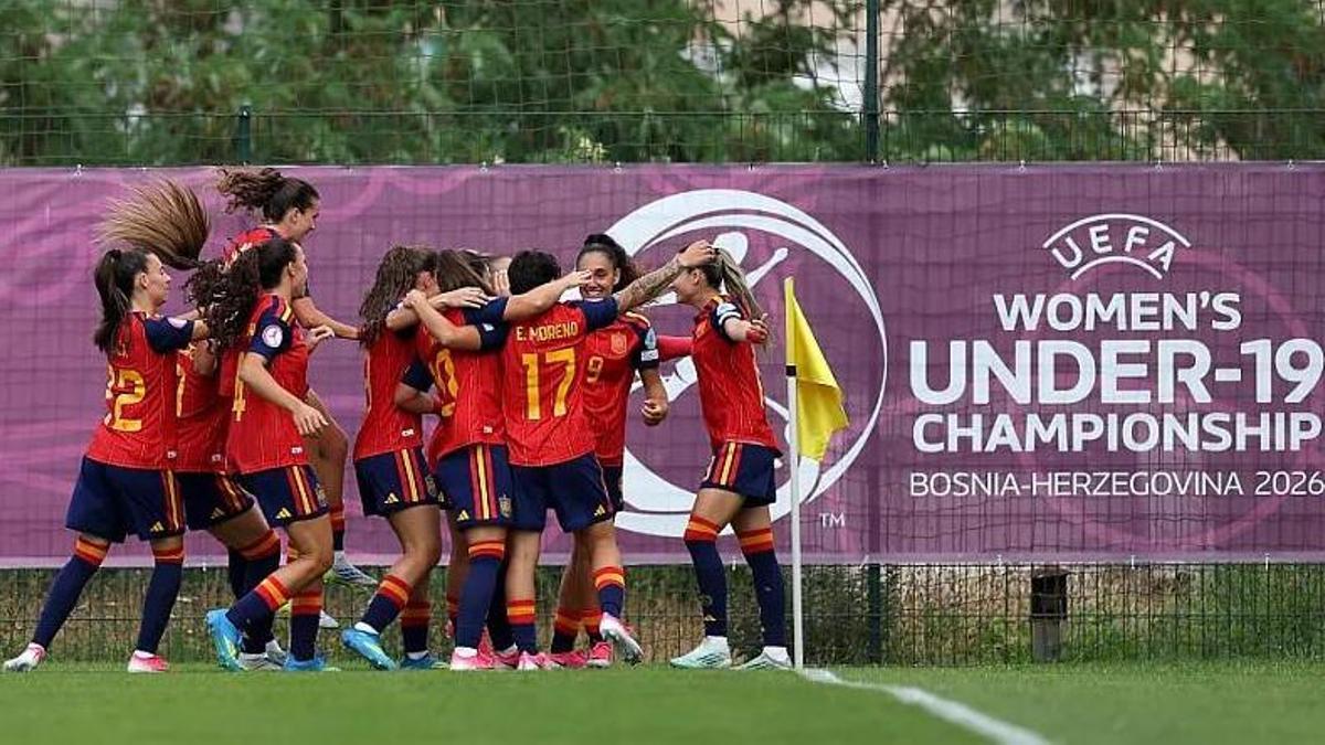 España celebra un gol en la Euro sub 19