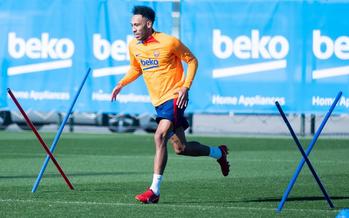 Aubameyang, en un entrenamiento del Barça en la ciudad deportiva de Sant Joan Despí.