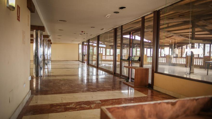Un hotel de lujo del sur de Tenerife, tomado por okupas