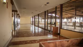 Dos heridos graves por un incendio en el hotel invadido por okupas en Tenerife