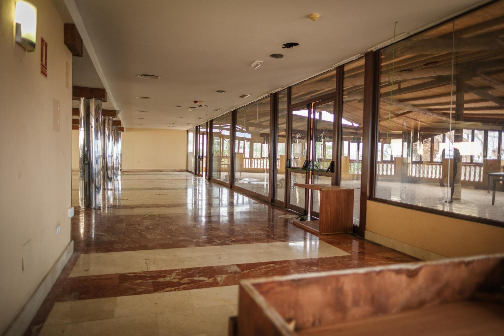 Hotel tomado por okupas en el sur de Tenerife