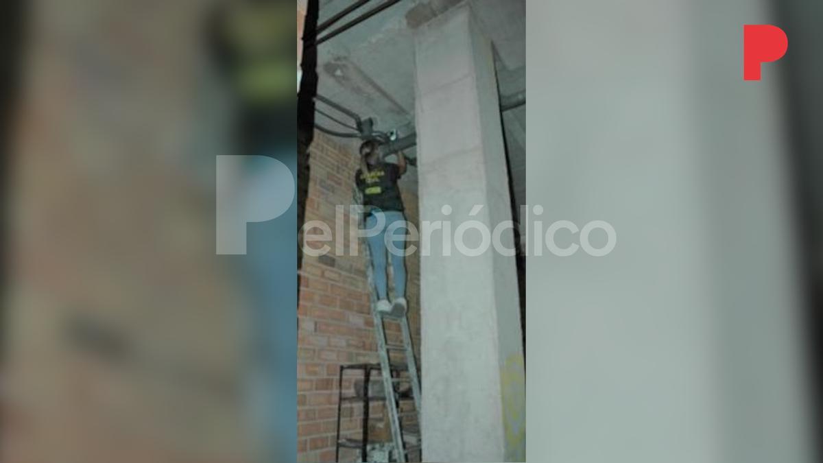 La Guardia Civil encontró munición escondida en el techo del garaje del empresario.