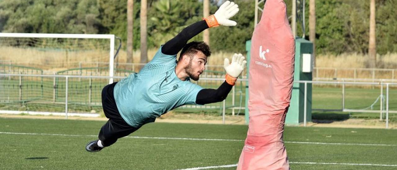 Jaylan Hankins, durante un entrenamiento con el Córdoba CF, la pasada temporada.