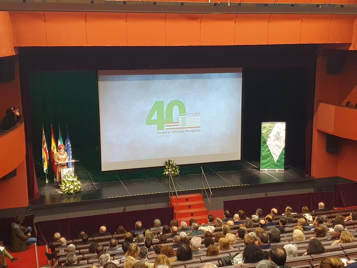 Un momento del acto de conmemoración de los 40 años del Hospital Infanta Margarita.