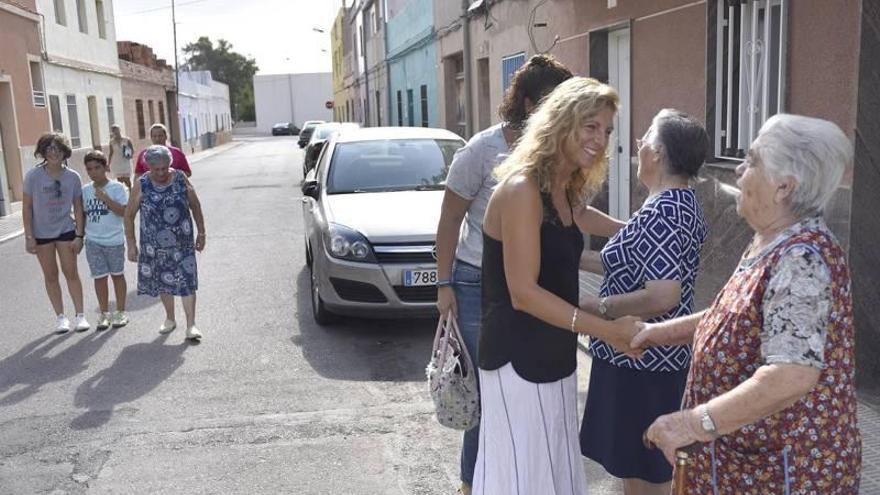 Marco toma nota de las necesidades de los barrios del distrito sur