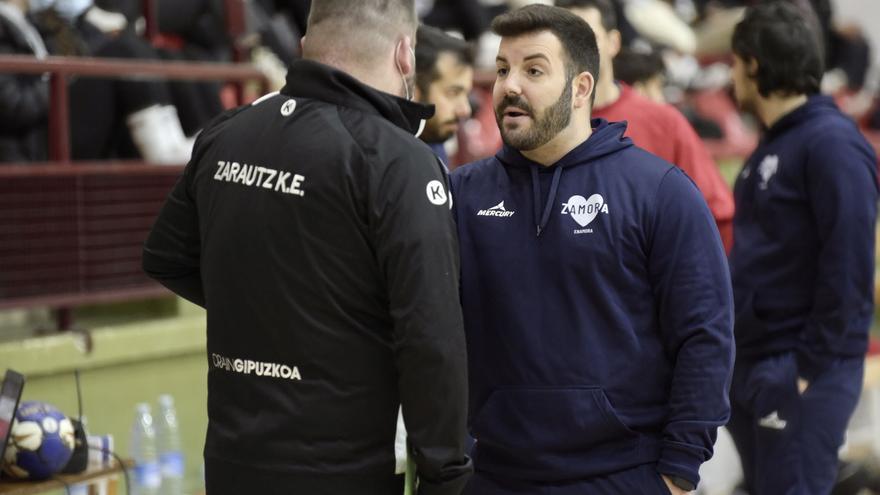 Iván López, técnico del BM Zamora Enamora: “Hay que agradecer al equipo el gran esfuerzo que ha hecho”