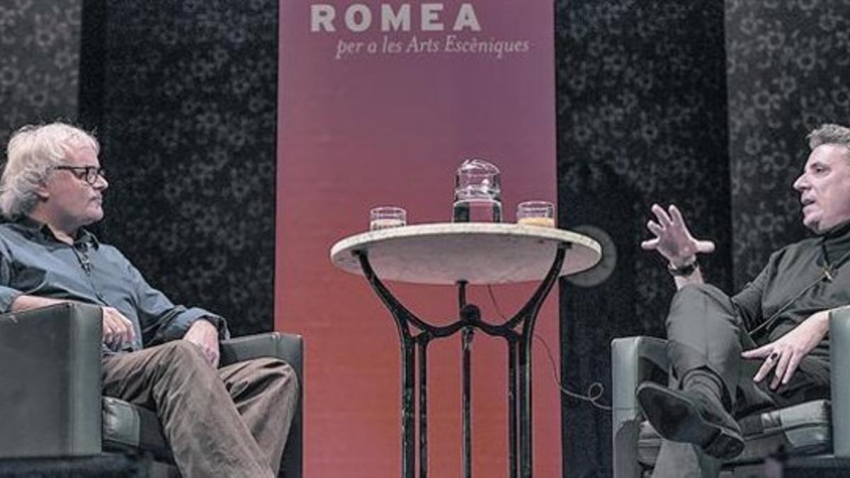 Jordi Bianciotto y Loquillo, ayer, en el escenario del Teatre Romea.