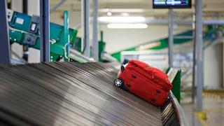 Los trucos infalibles con los que conseguirás que tu maleta salga de primera en la cinta del aeropuerto