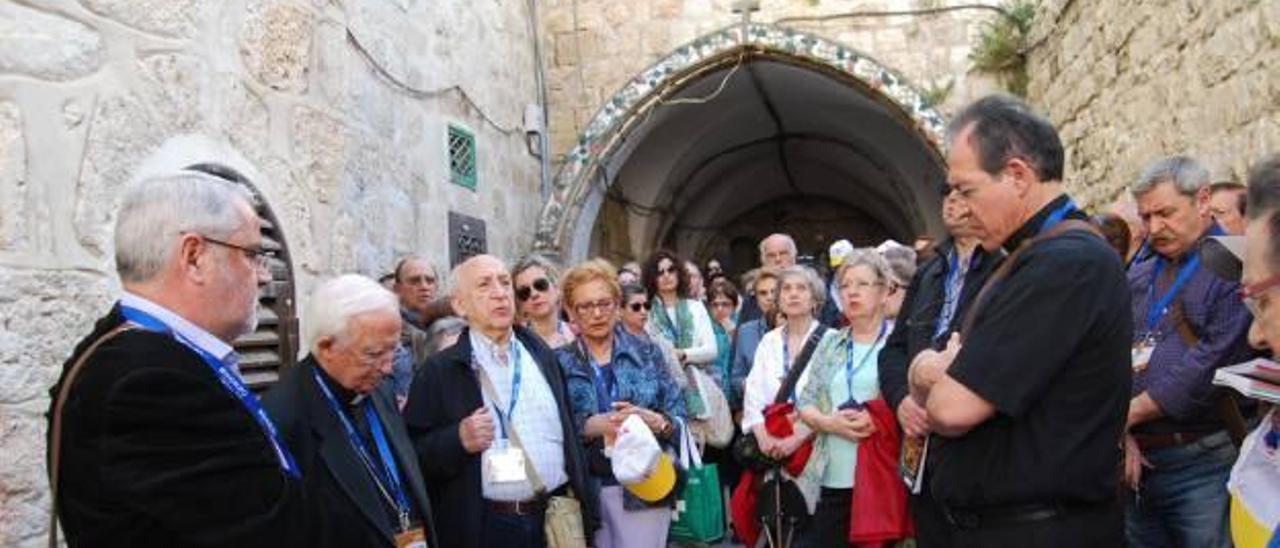 Cañizares entrega en Jerusalén una réplica del Santo Cáliz.