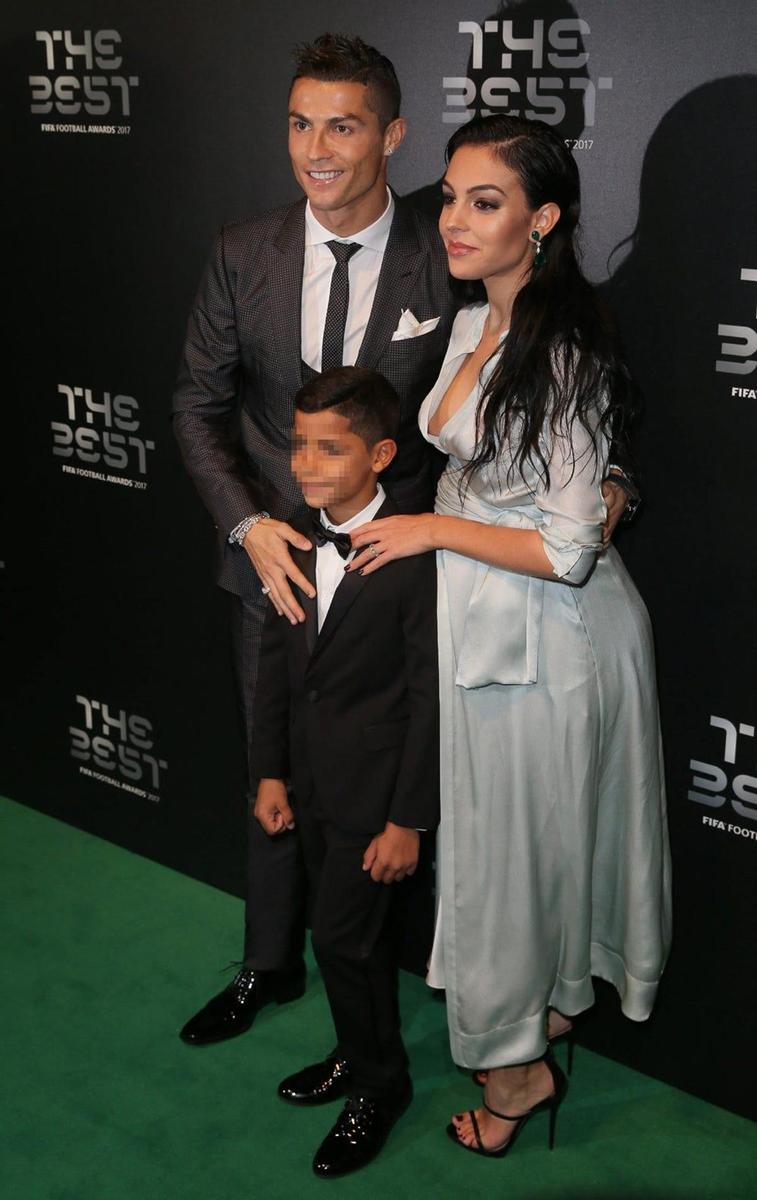 Georgina, Ronaldo y su hijo