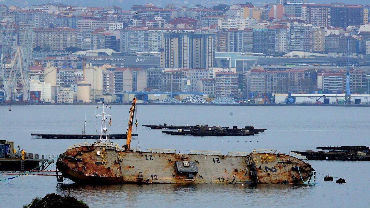 Magallanes desguaza en Moaña la plataforma prototipo que revolucionó la energía de las mareas