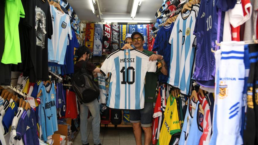 Adidas se queda sin camisetas de Argentina