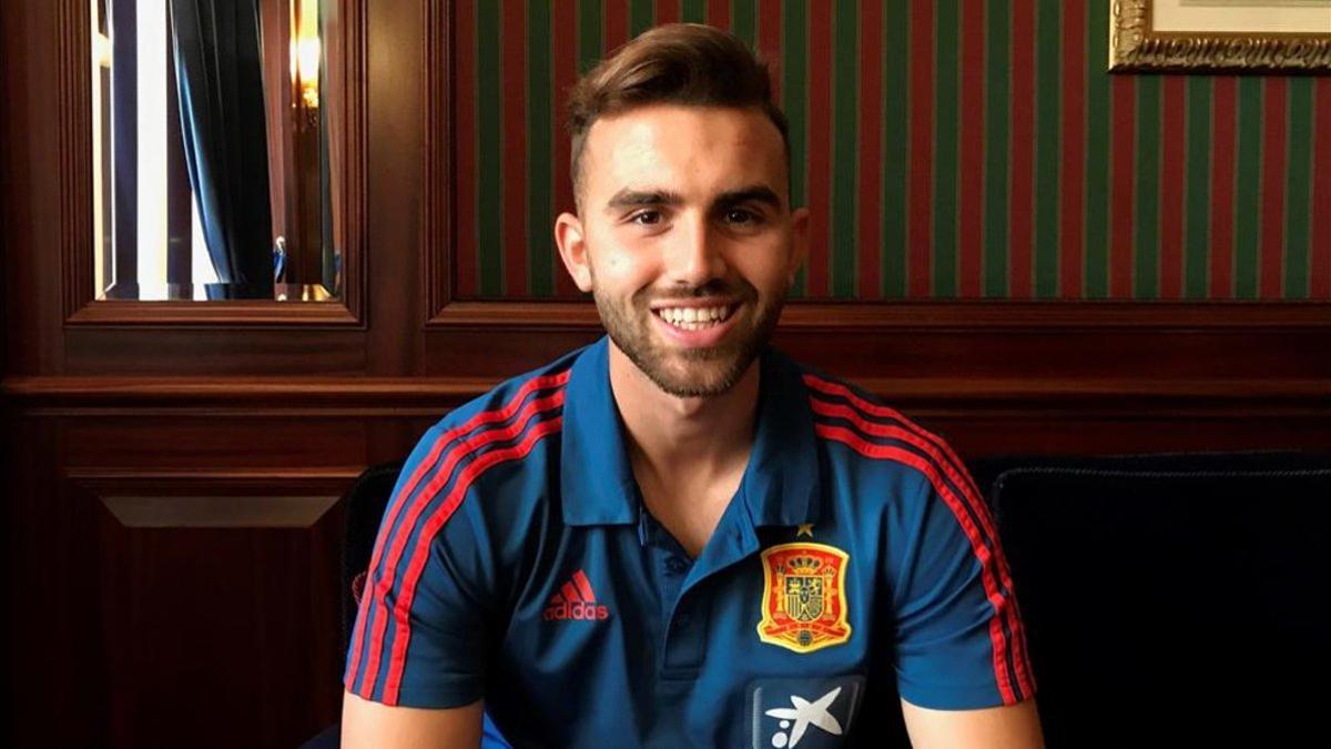 Borja Mayoral posa ante las cámaras de la Agencia Efe