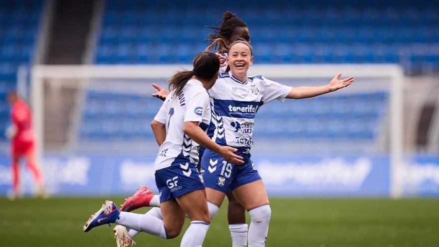 El Costa Adeje golea al Levante en el Heliodoro antes del reto de la remontada ante el Atlético en Copa