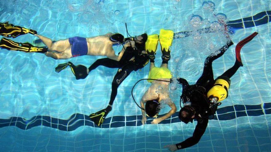 La piscina de Bomberos seguirá cerrada y se suspenden sus actividades