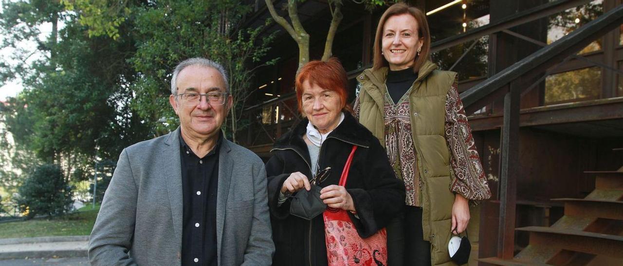 Los tres decanos desde 2001, Xosé Manuel Cid, Mercedes Suárez y Mar García.   | // IÑAKI OSORIO