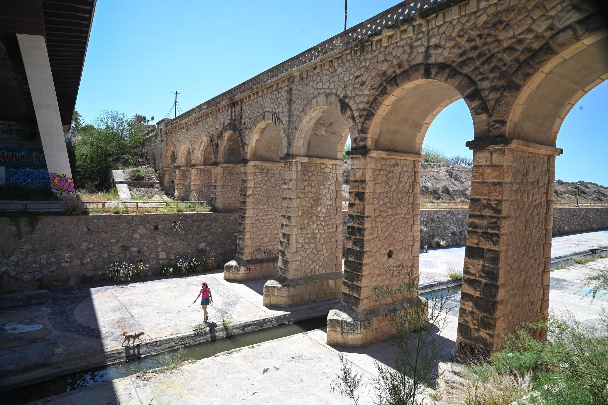 El acueducto centenario de Elche avanza en su abandono