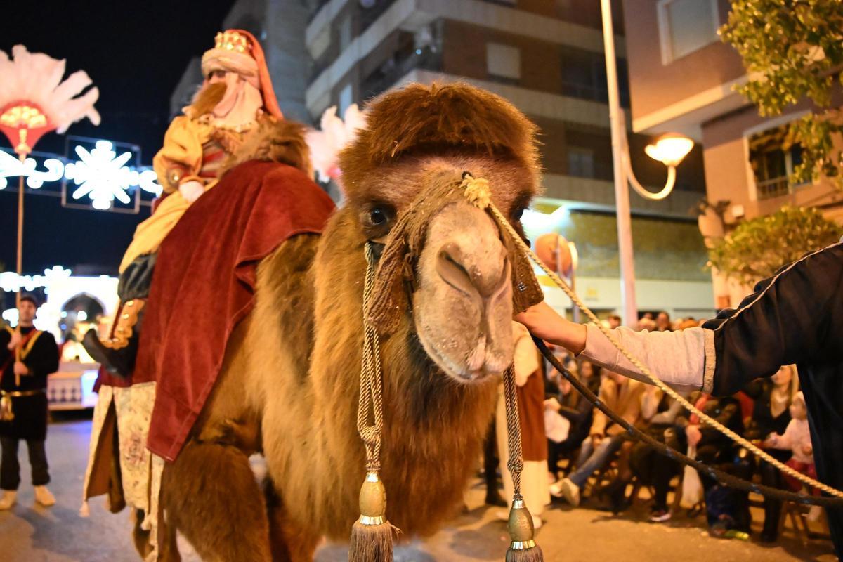 Gaspar a lomos de un dromedario