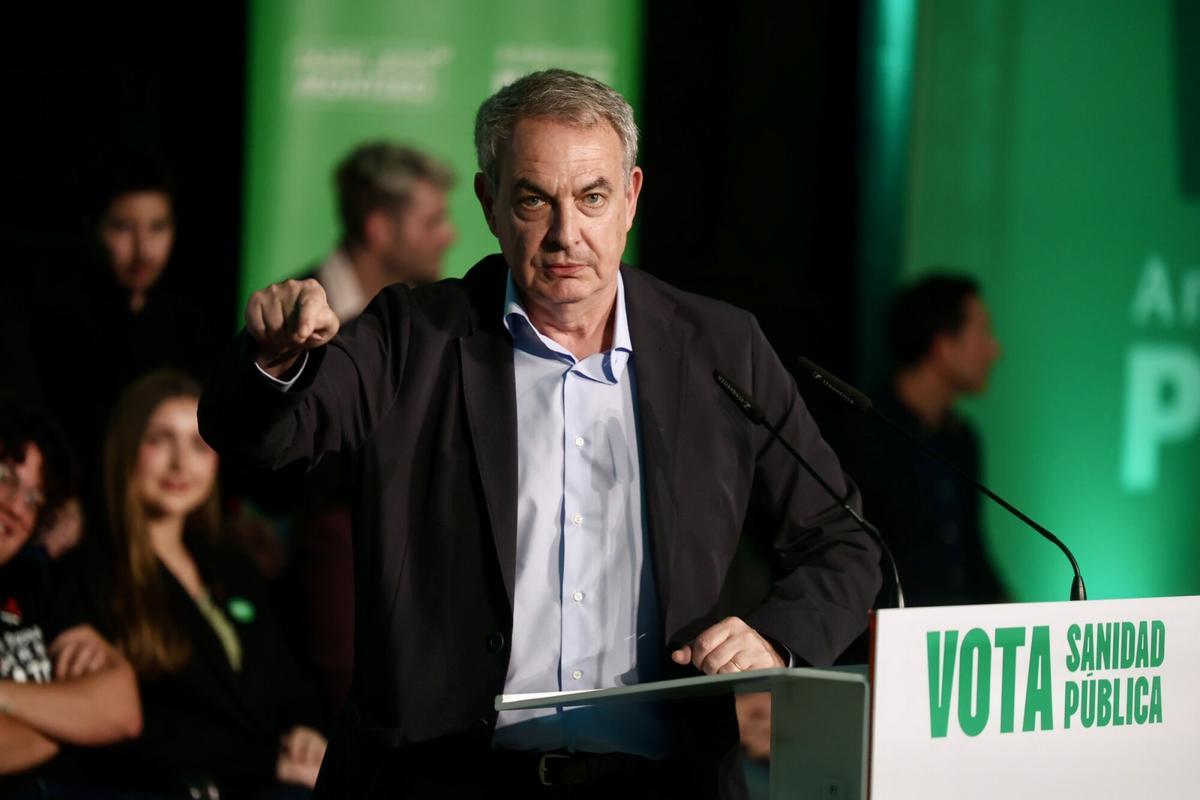 José Luis Rodríguez Zapatero, tras un mitin el pasado mes de mayo en Cádiz.