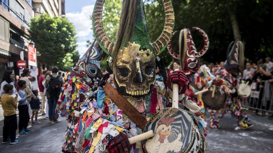 VÍDEO | Así ha sido el desfile de fiestas y tradiciones cacereñas en Cánovas