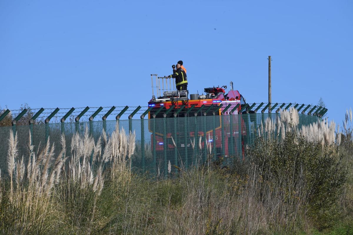 Dispositivo de caza del jabalí en el aeropuerto de Alvedro