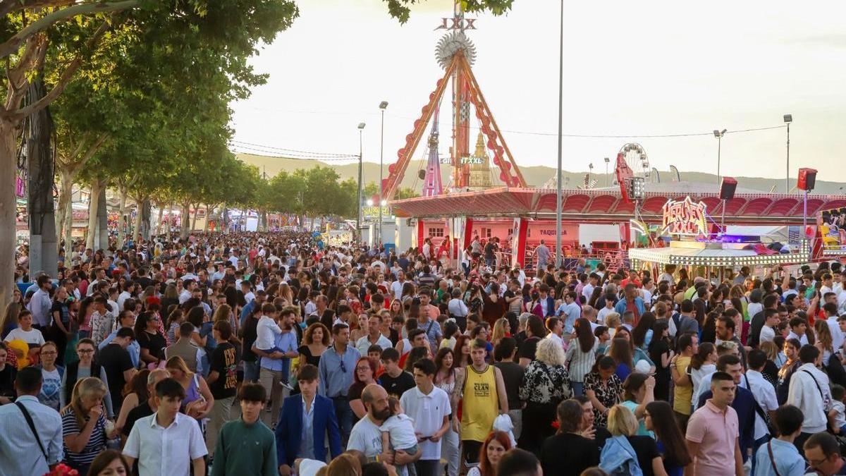 Medidas para mejorar la accesibilidad en El Arenal: atracciones sin cola, aparcamientos y baños especiales