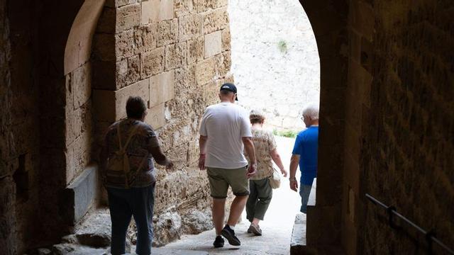 El turismo volvió a favorecer en junio la contratación . | VICENT MARÍ