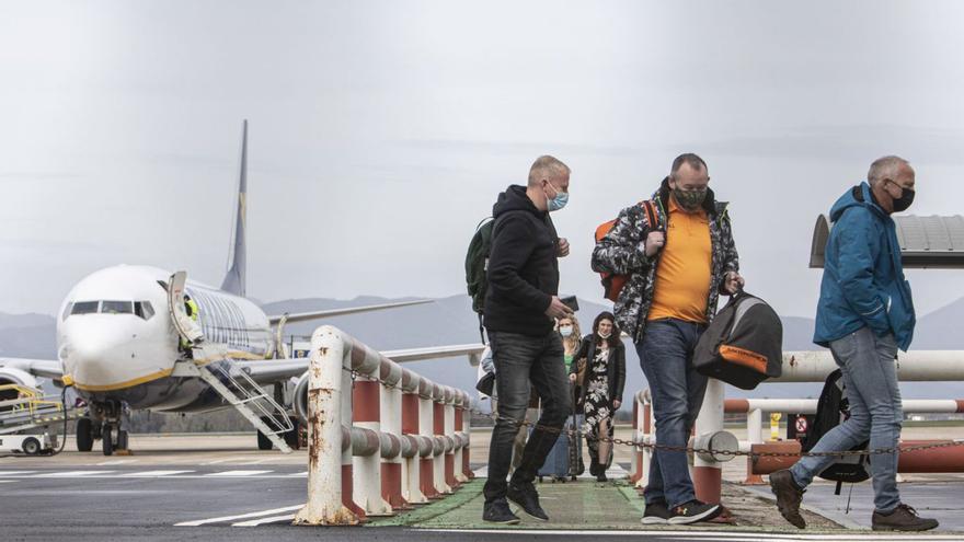 L’aeroport tanca el primer trimestre amb la meitat de viatgers que el 2019