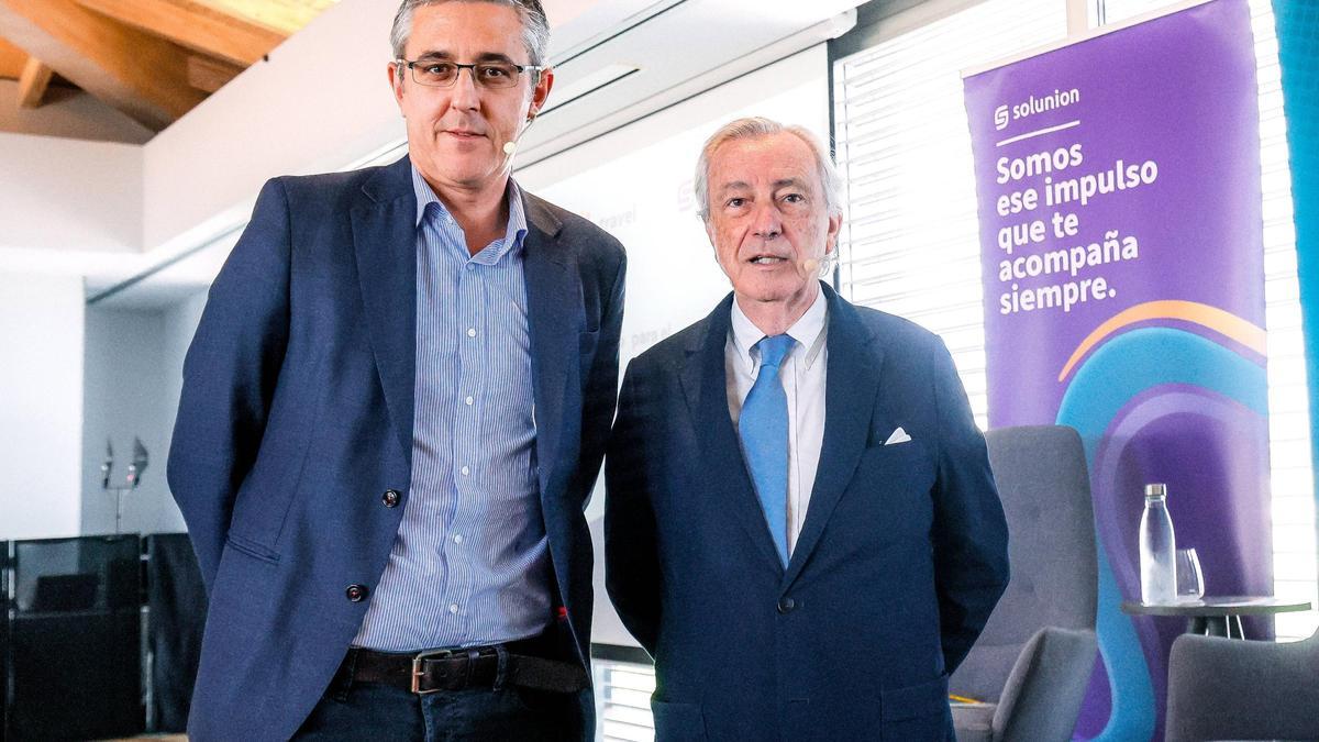 Madina y Dezcallar disertaron en Palma sobre la situación política mundial y los retos que afronta