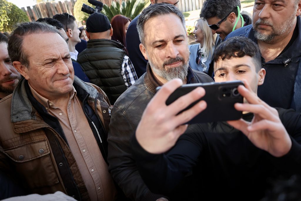 Todas las imágenes de la visita de Santiago Abascal en Murcia este domingo