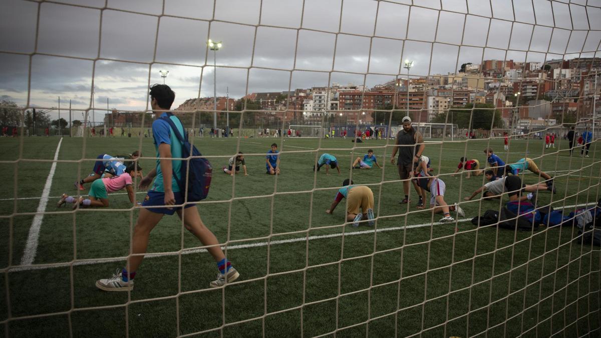 Entreno en uno de los campos del CEM la Teixonera-Vall d'Hebron, en Barcelona.