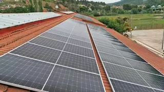 Súria instal·la dos nous camps solars al pavelló i l'escola Francesc Macià