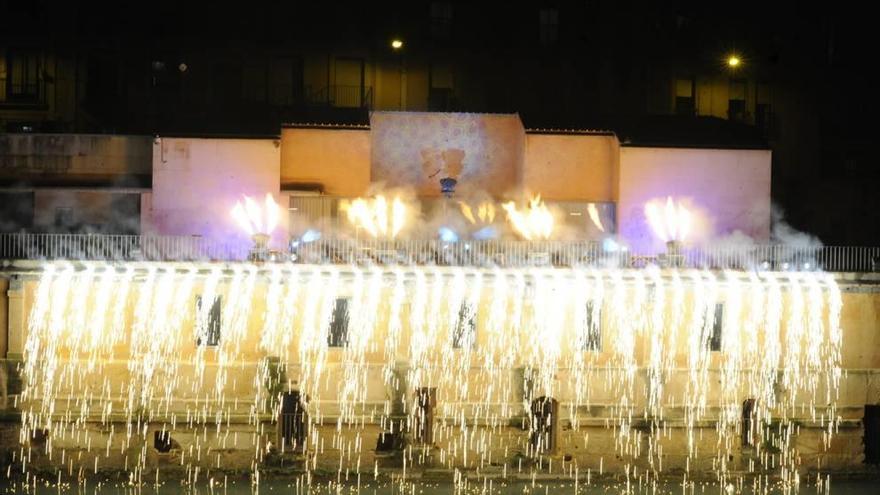 Un momento del espectáculo Fuego que se puede ver desde el río.