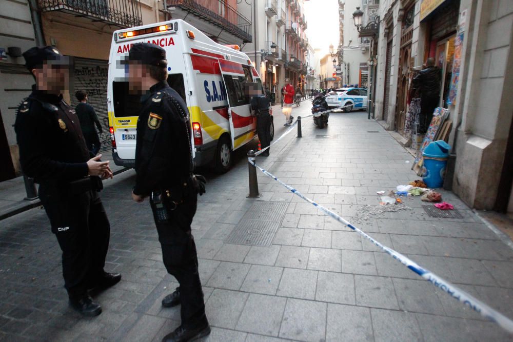 Un hombre apuñala a su pareja en el centro de Valencia