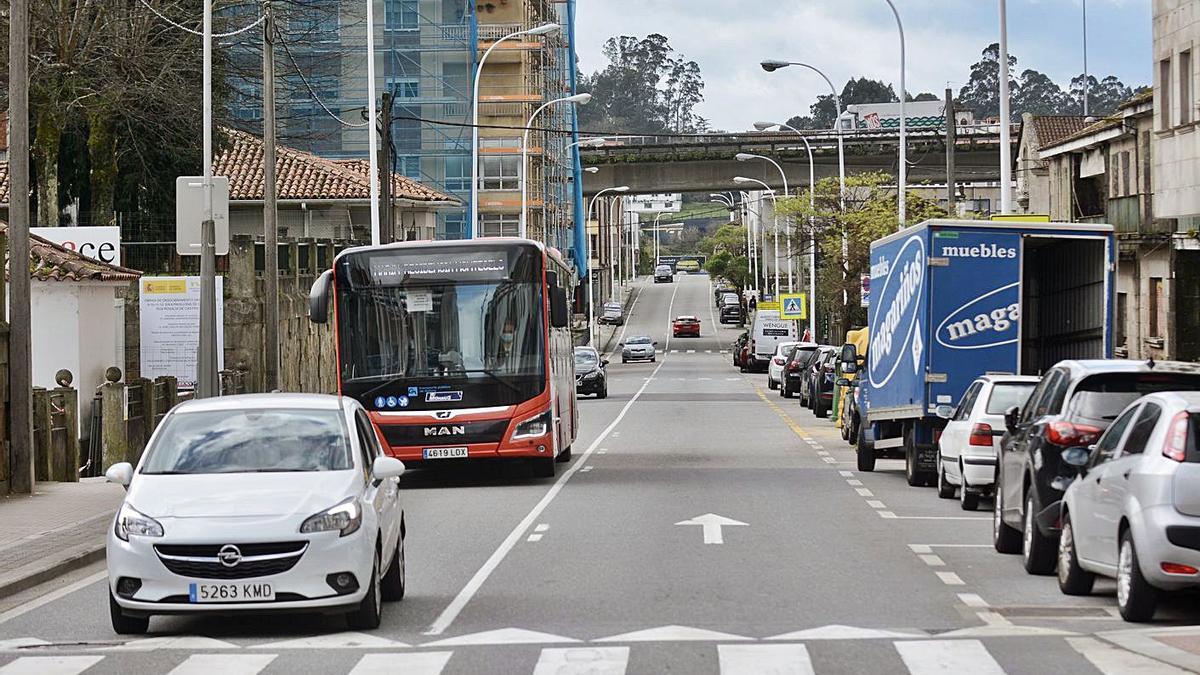 Calle Rosalía de Castro, donde se acometerá la importante reforma urbana. |   // RAFA VÁZQUEZ