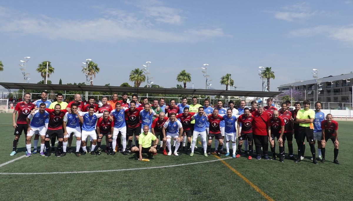 Foto grupal de Moncofa y Huracan