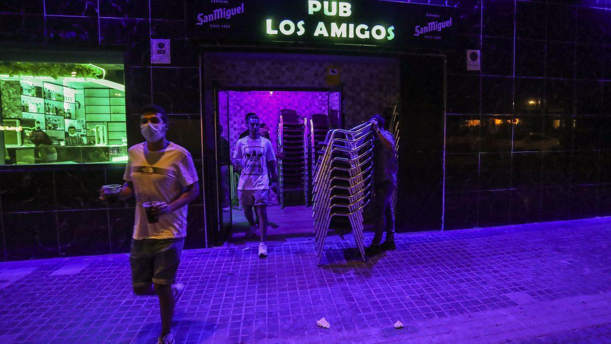 Turismo propone exigir el pasaporte de vacunación para acceder a bares y restaurantes.