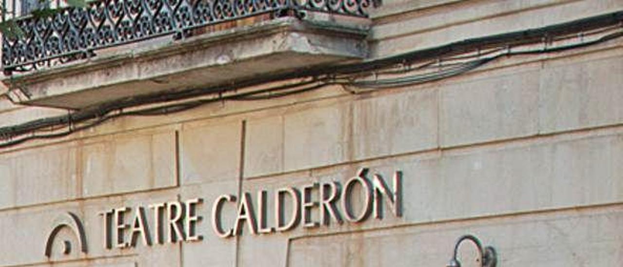Fachada del Calderón en Alcoy.