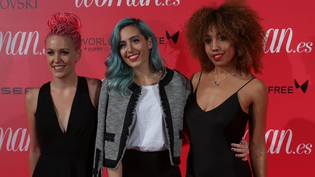 Woman celebra su 25 aniversario