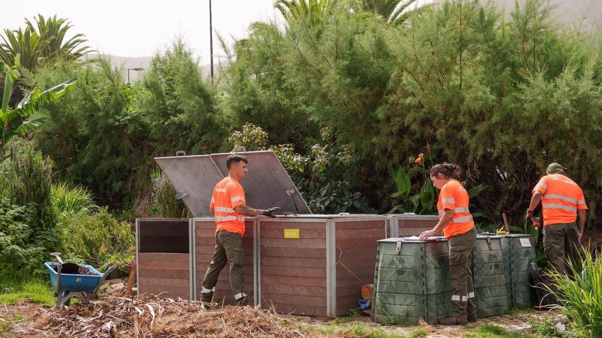 Tenerife destinará 3,58 millones de euros para garantizar el mantenimiento y funcionamiento de la red de compostaje comunitario
