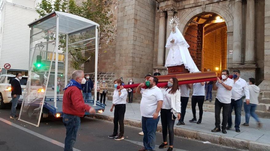 La Virgen de las Cruces ya está en su ermita