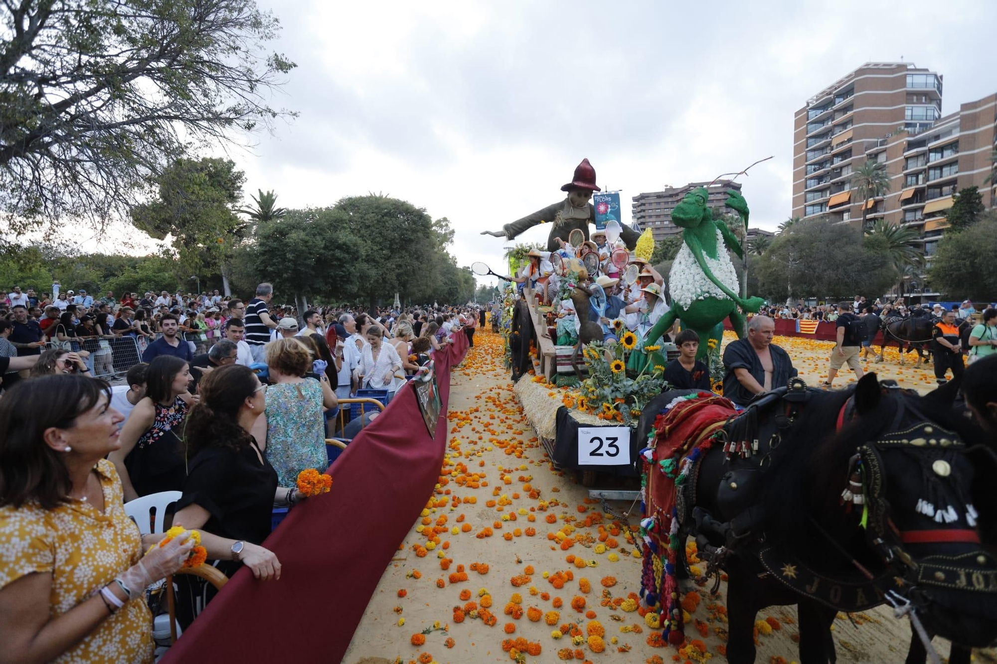 Así ha sido la Batalla de Flores en València 2024