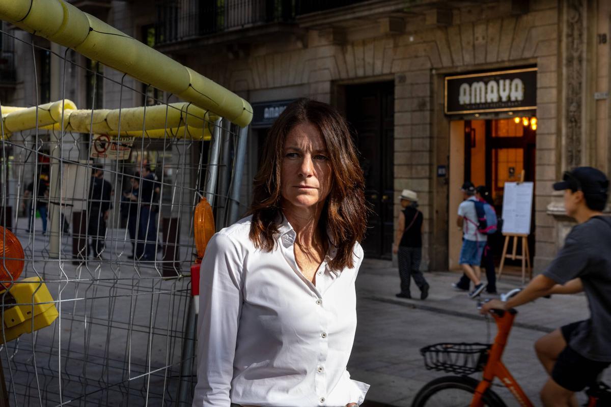 barcelona 1/10/2025 Barcelona Entrevista a Mireia,propietaria del restaurante Amaya de la Rambla,abierto hace 84 años. AUTOR: JORDI OTIX