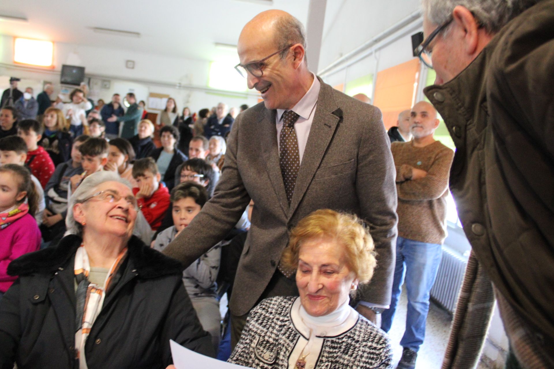 Director con Mercedes y Maria TEresa 95.JPG