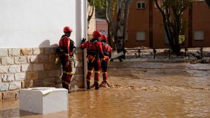 Robles ha detallado que hay un total de 15 helicópteros y 18 drones de la Unidad Militar de Emergencias (UME).