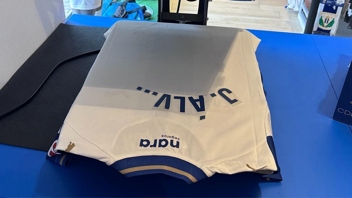 ¿Julián al Leganés? El club repite la estrategia de Morata y estampa su nombre en la camiseta de forma irónica
